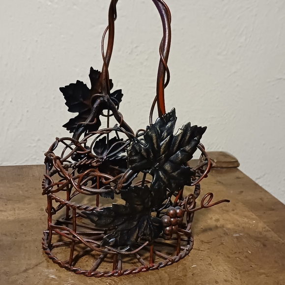Metal Basket - Picture 4 of 5